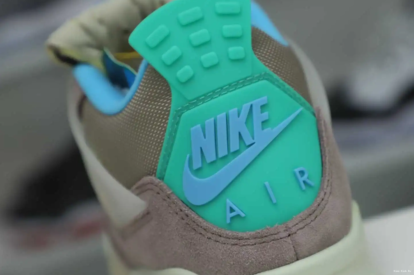 LA HAZE' Kimikick 4 X UNION 'TAUPE JORDAN RETRO AIR 0528